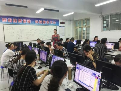 连云港市启动暑期中小学教师教育技术（高级）培训，强化网络技术服务支撑